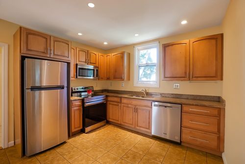 17-15 Parsons St, Quincy, MA, 02169-7710 | Card Image