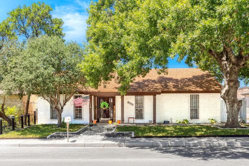8333 Windway Dr, Windcrest, TX, 78239-2438 | Card Image