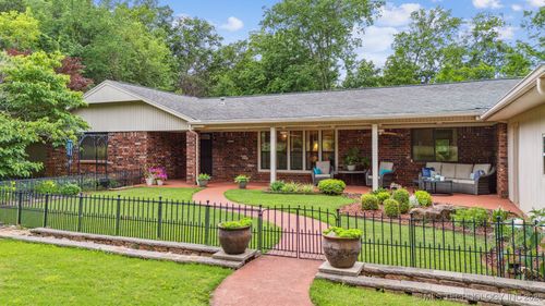 1503 N Fox St, Chouteau, OK, 74337-3602 | Card Image