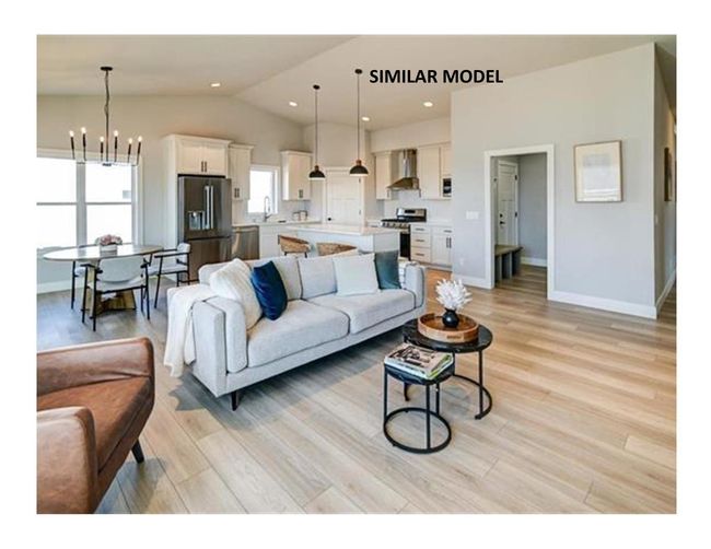 6643 Royal View Dr, Home with 4 bedrooms, 3 bathrooms and null parking in Deforest WI | Image 5