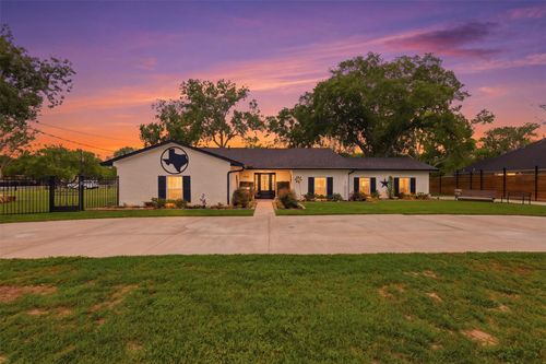 5111 Brookside Rd, Brookside Vl, TX, 77581-7967 | Card Image