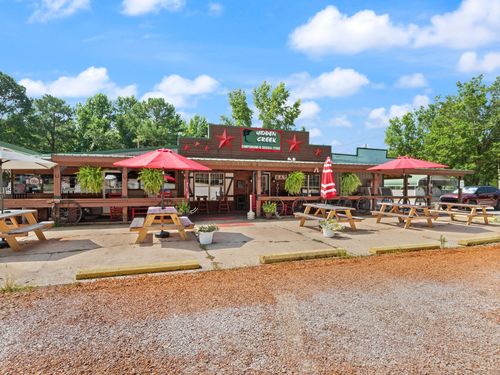 2576 W Antioch Rd, Springville, TN, 38256-4414 | Card Image