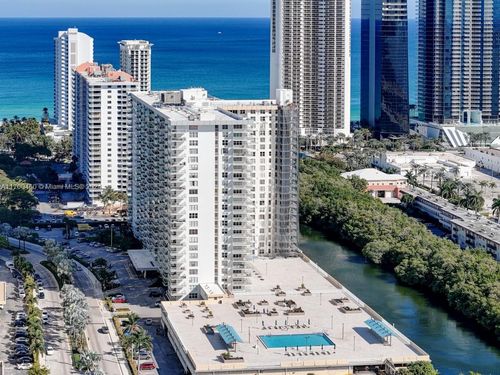 l0-3-230 174th St, Sunny Isles Beach, FL, 33160 | Card Image