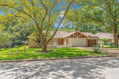 610 Green Hills Road, House other with 3 bedrooms, 2 bathrooms and null parking in Huntsville TX | Image 3