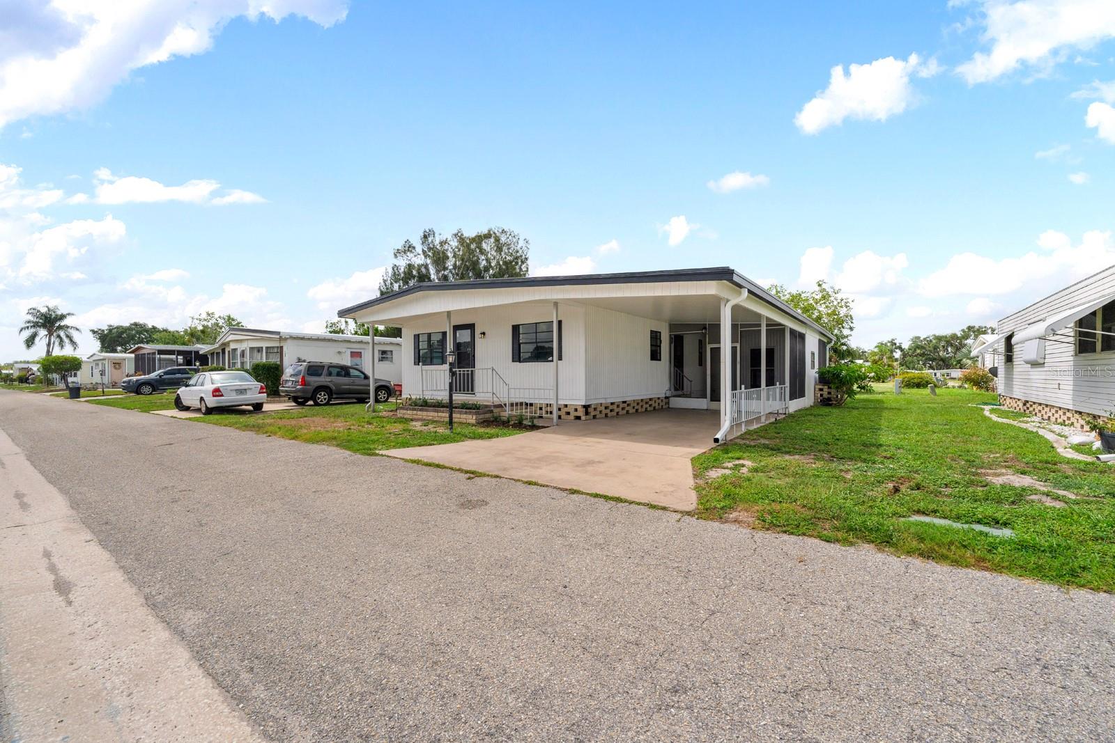 Residential in PALMETTO