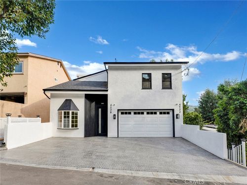 4532 Ensenada, Woodland Hills, CA, 91364 | Card Image