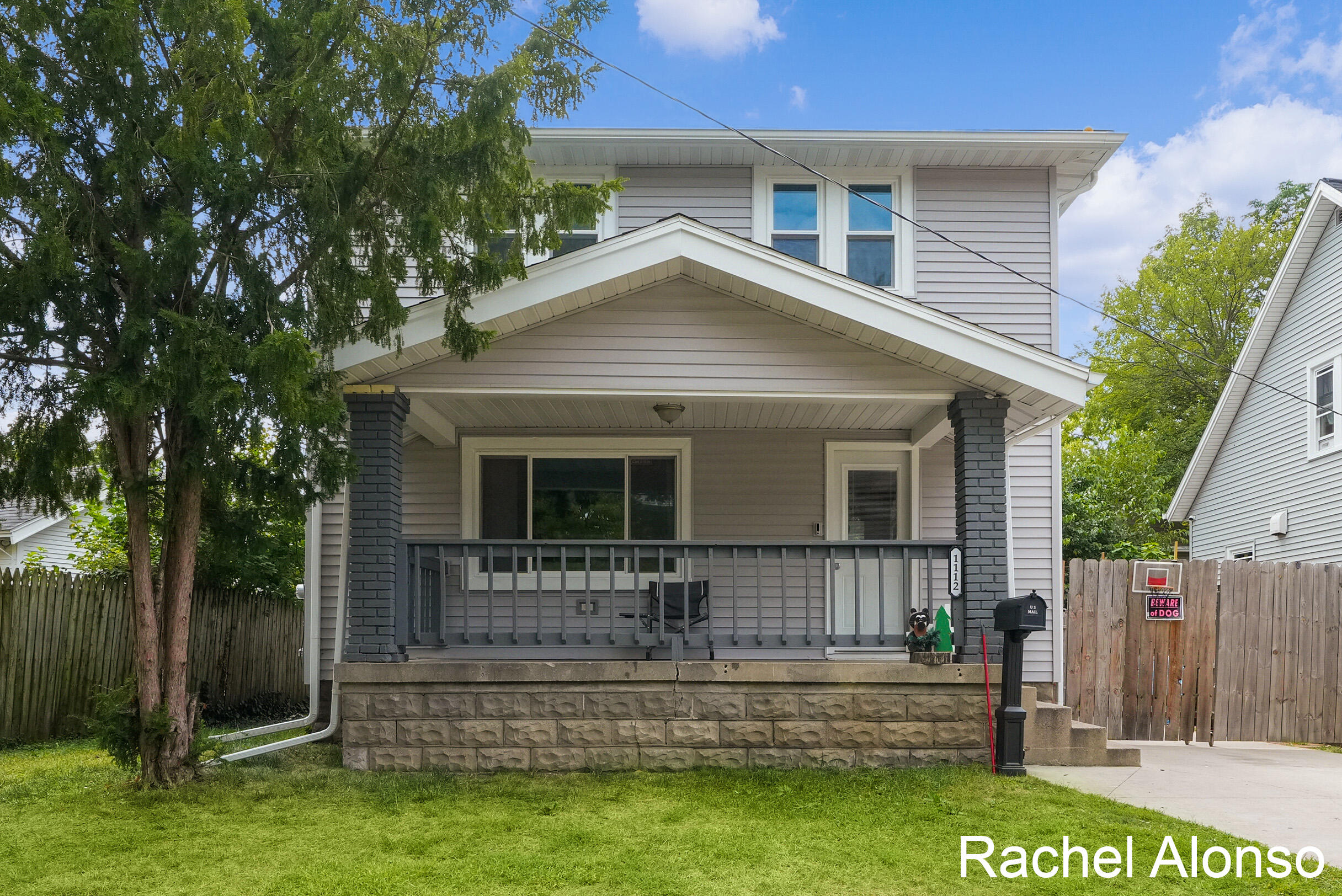 Dickinson St, Grand Rapids, MI 49507