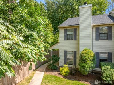 201 Maplecrest Road, Townhouse with 3 bedrooms, 2 bathrooms and null parking in Edison NJ | Image 3