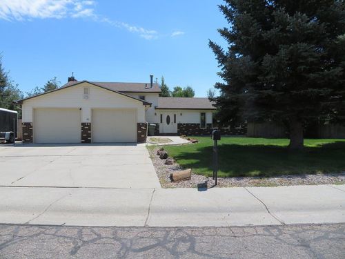 1001 Cheshire St, Casper, WY, 82609-3220 | Card Image