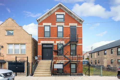 1r-926 W 32nd Pl, Chicago, IL, 60608-6691 | Card Image