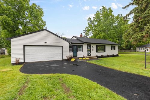54 Oaklawn Dr, Irondequoit, NY, 14617-1826 | Card Image
