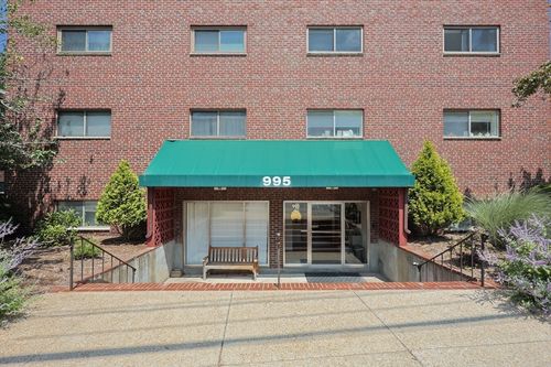 apt-404-995 Massachusetts Ave, Arlington, MA, 02476-4524 | Card Image