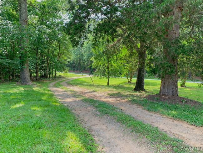 Overlooking front yard | Image 21