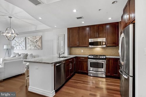 apt-314-8220 Crestwood Heights Dr, MCLEAN, VA, 22102-3124 | Card Image