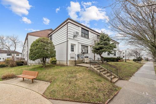 a-69-04 136th St, Kew Garden Hl, NY, 11367-1628 | Card Image