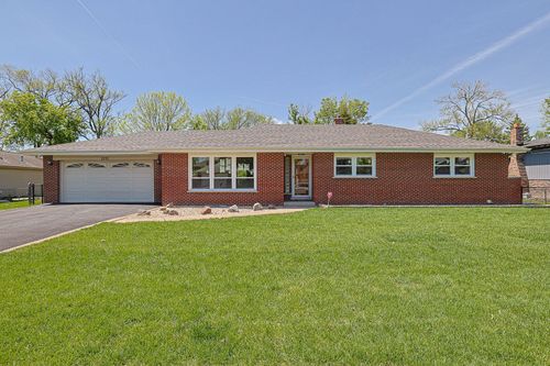 2232 Sprucewood Ave, Des Plaines, IL, 60018-2642 | Card Image