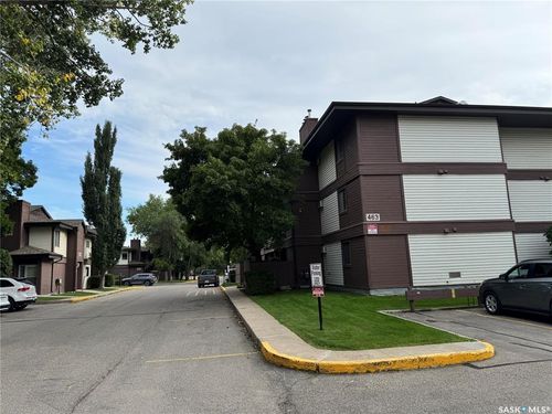 204-463 Pendygrasse Rd, Saskatoon, SK, S7M5H3 | Card Image