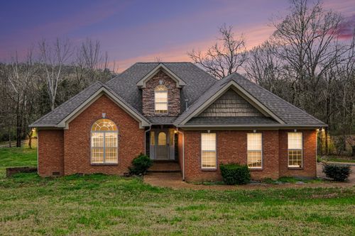 1677 Center Star Rd, Columbia, TN, 38401-7768 | Card Image