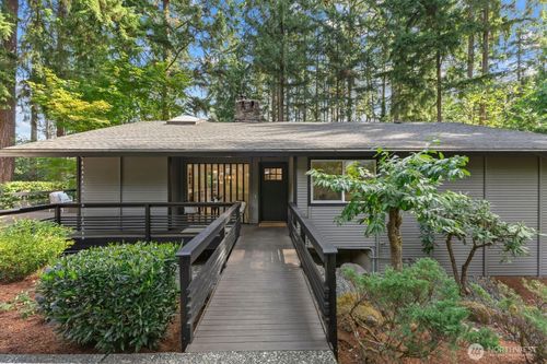 3022 137th Avenue Ne, Bellevue, WA, 98005 | Card Image