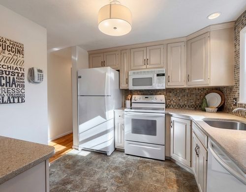 438 Old Bedford Rd, Concord, MA, 01742-2720 | Card Image