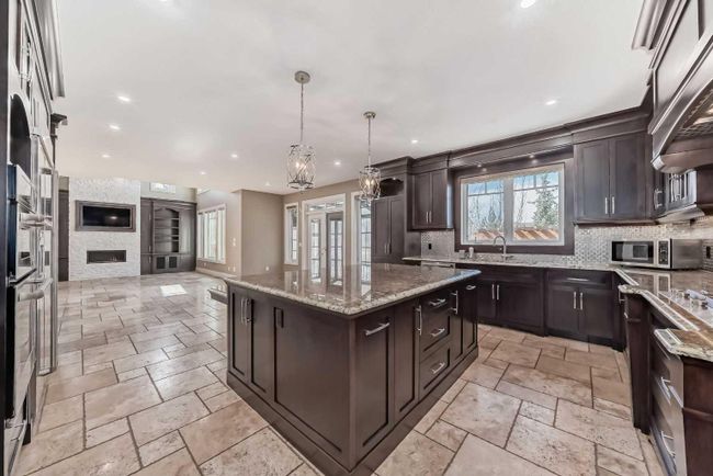 137 Aspen Summit Heath Sw, Home with 7 bedrooms, 6 bathrooms and 6 parking in Calgary AB | Image 9