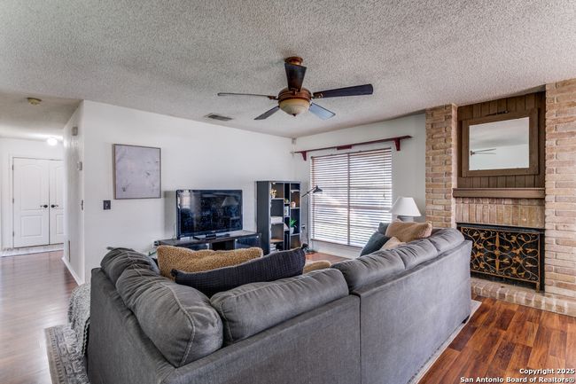 9921 Flatland Trl, House other with 3 bedrooms, 2 bathrooms and null parking in Converse TX | Image 5