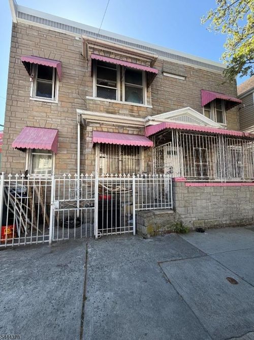 129 Stone St, Newark, NJ, 07104-1927 | Card Image