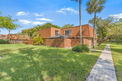 11852 Sw 9th Ct, Davie, FL, 33325-3832 | Card Image