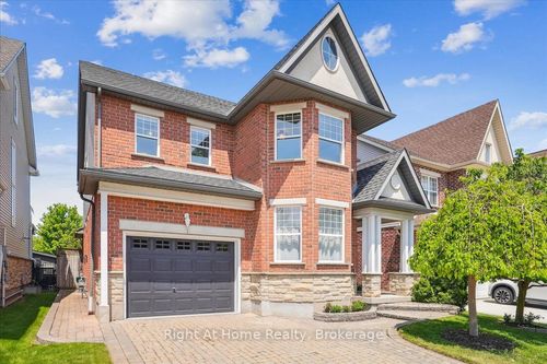 122 Hawkswood Dr, Kitchener, ON, N2K4J4 | Card Image