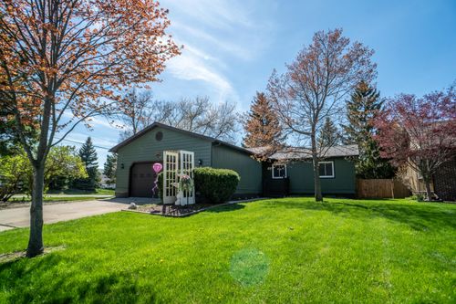 890 Saint Paul St, Marysville, MI, 48040-1300 | Card Image