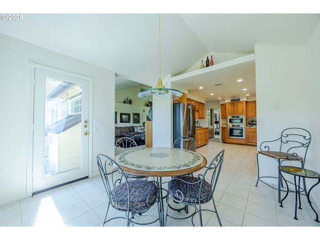 1705 River Pointe Loop, House other with 4 bedrooms, 2 bathrooms and 2 parking in Eugene OR | Image 14