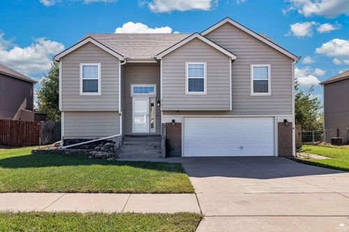 3107 Oakwood Dr, Junction City, KS, 66441-2842 | Card Image