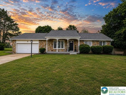 576 Horseshoe Dr, EASTON, PA, 18040-6526 | Card Image