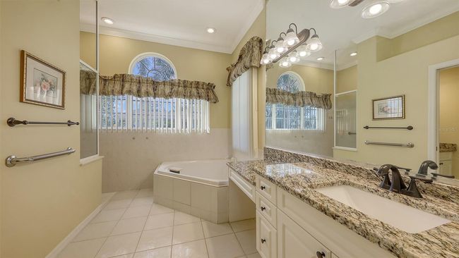 Master Bathroom | Image 34