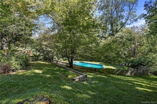 500 Croton Lake Rd, Mount Kisco, NY, 10549-4233 | Card Image
