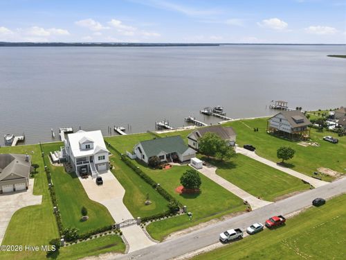 110 E Dowry Crk, Belhaven, NC, 27810-8957 | Card Image