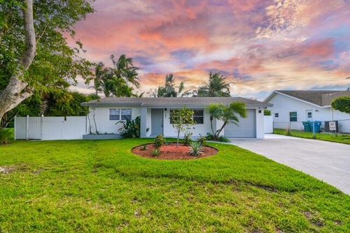 702 Ne 10th Ave, Boynton Beach, FL, 33435-3254 | Card Image