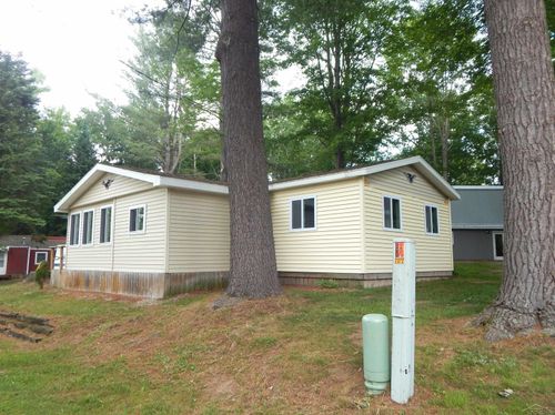 2322 Tittabawassee St, Alger, MI, 48610-9524 | Card Image
