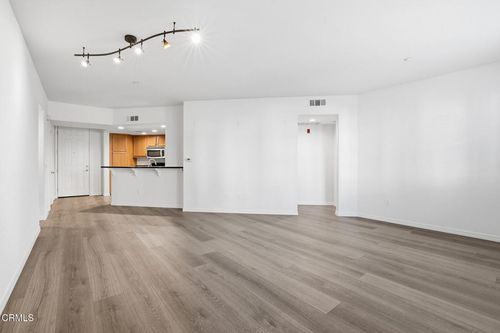 apt-241-259 Riverdale Ct, Camarillo, CA, 93012-7775 | Card Image