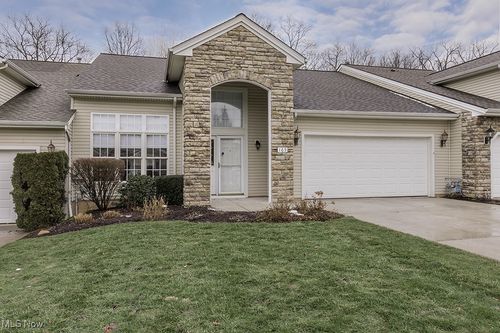 165 Stonecreek Dr, Mayfield Hts, OH, 44143-3693 | Card Image