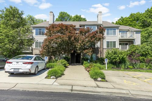 9821 Regatta Dr, Colerain Twp, OH, 45252-1967 | Card Image