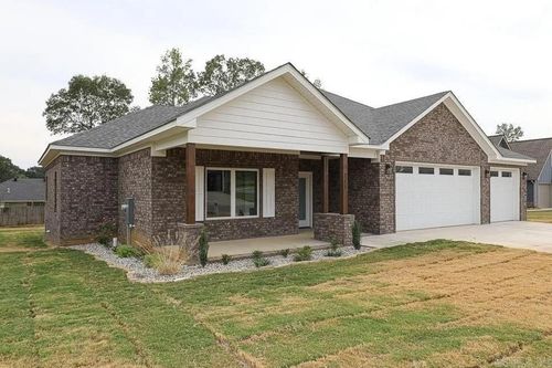 211 Grant Drive, Bryant, AR, 72022-8371 | Card Image