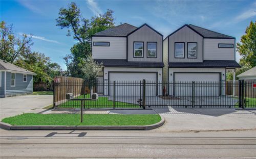 835 S Victory Dr, Houston, TX, 77088-6357 | Card Image