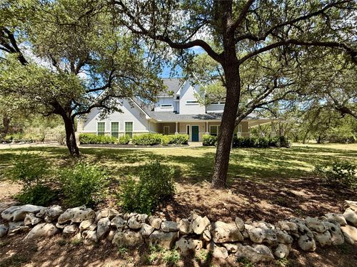 670 Woodland Dr, Driftwood, TX, 78619-4328 | Card Image