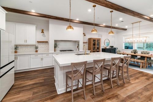 587 Gateway Ln, San Marcos, CA, 92078-1237 | Card Image