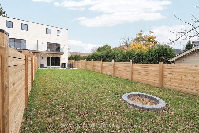 1046 Roosevelt Rd, House attached with 5 bedrooms, 6 bathrooms and 2 parking in Mississauga ON | Image 4