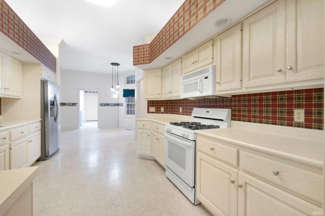 1851 N High Pointe Ct, Condo with 2 bedrooms, 3 bathrooms and null parking in Bluffton IN | Image 18