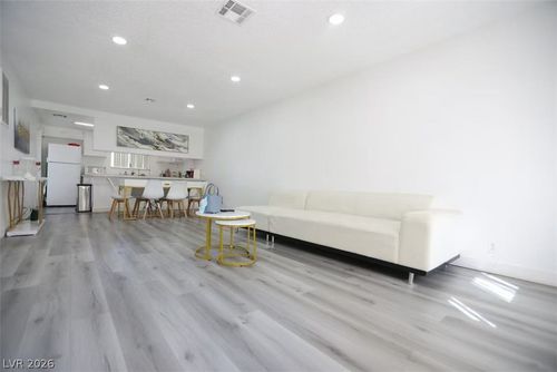 a-3232 Jericho St, Las Vegas, NV, 89102-7348 | Card Image