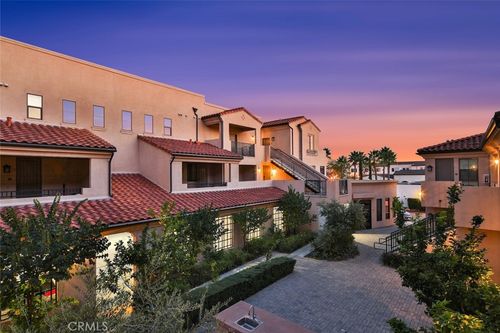 8951 Monte Vista Ave, Montclair, CA, 91763-1472 | Card Image