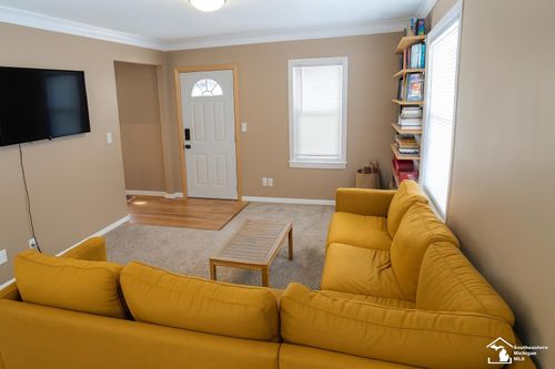 8062 Adler Rd, Lambertville, MI, 48144-9740 | Card Image